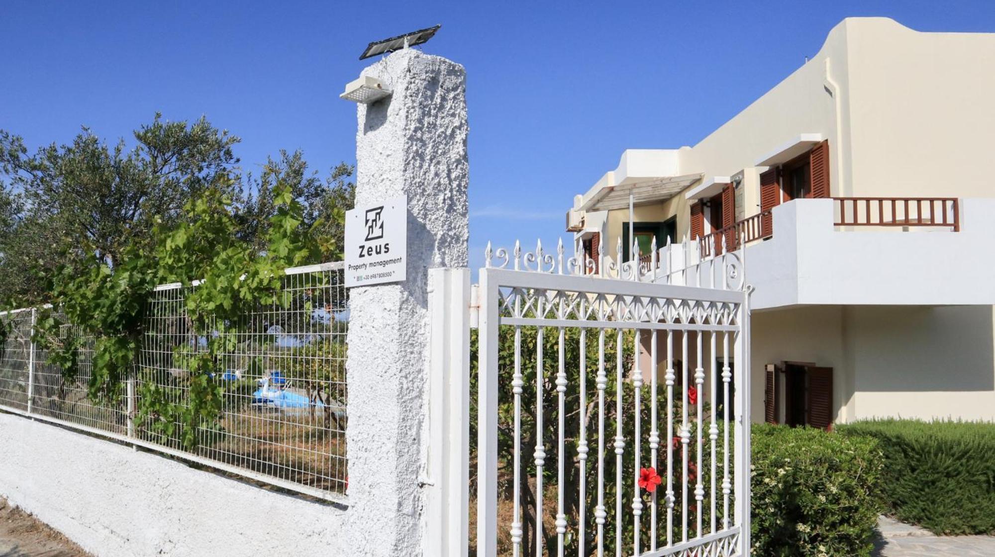 Zeus Apartman Ísztro Kültér fotó